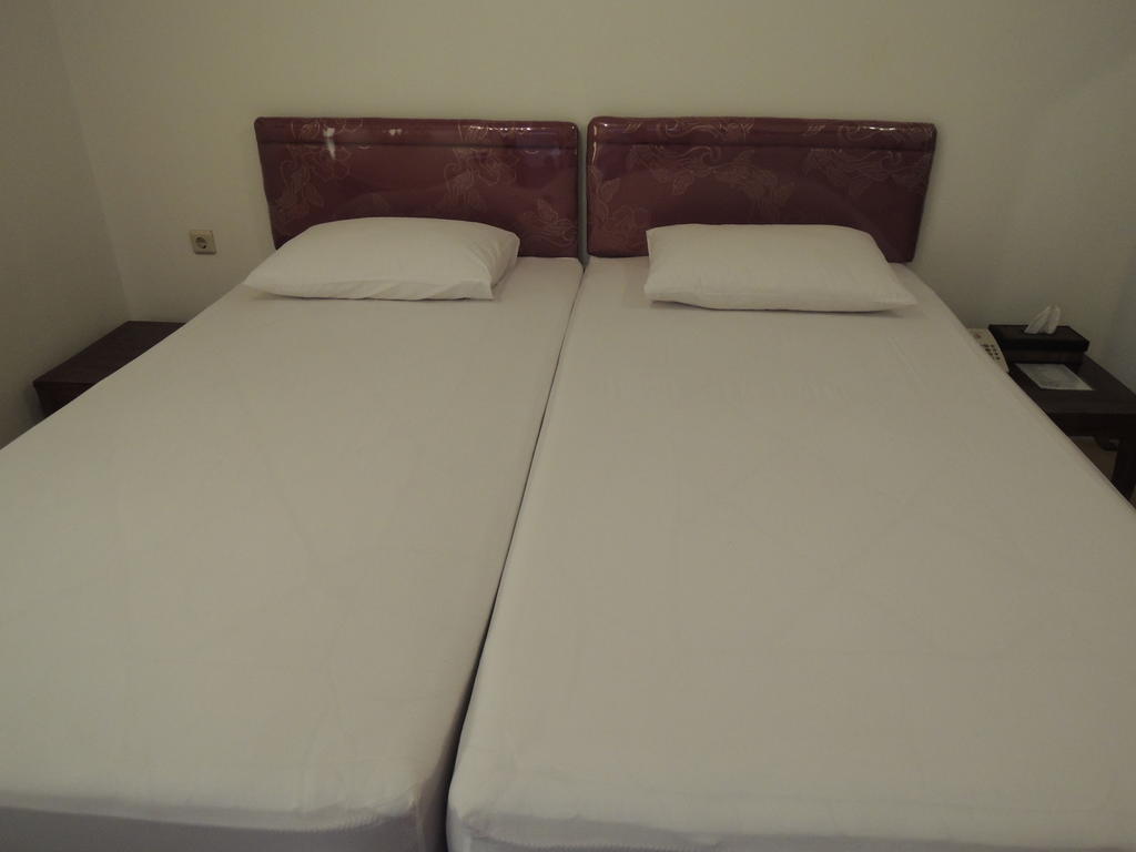 Rumah Polonia Guest House Jakarta Room photo