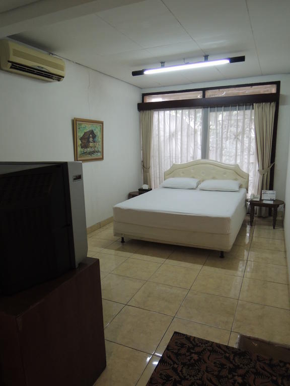 Rumah Polonia Guest House Jakarta Exterior photo